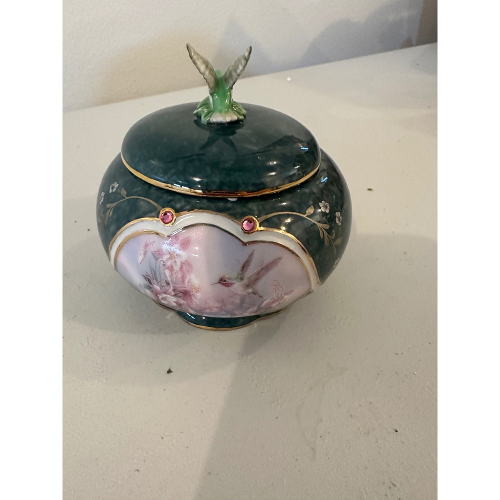 Ardleigh Elliott Lena Liu Calliope Hummingbird Porcelain Music Box Canon in D
